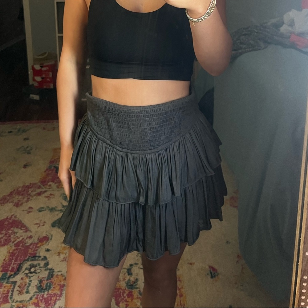 Boutique Flowy skirt size small